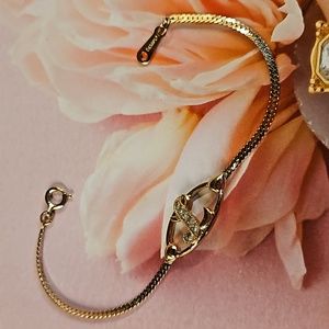 Vintage Avon Initial L goldtone bracelet